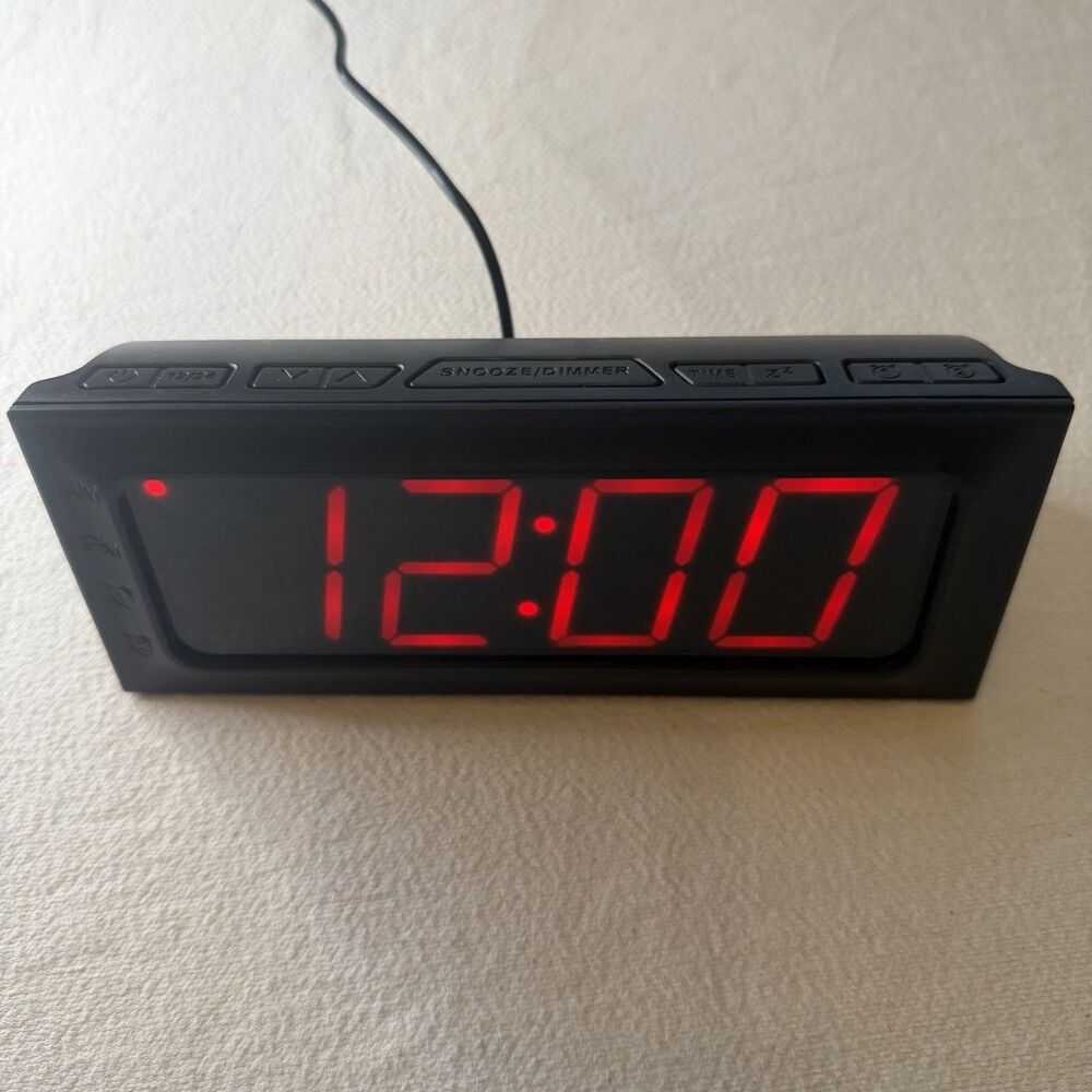 Tzumi Digital Alarm Clock 8810DG Black 5V Dual Alarm Pre Owned Great Condition